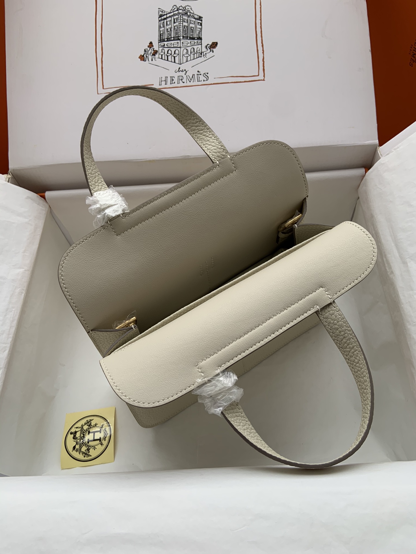 Hermes Halzan 25 Handbag Shoulder Bag In Pearl Grey Clemence Leather